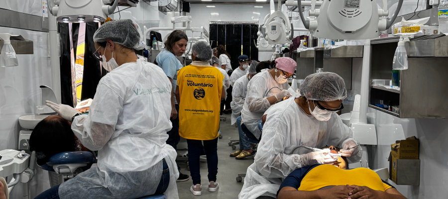 Sorridents marca presença no 7º Mutirão da Saúde Bucal em parceria com Amigos do Bem e Projeto Saúde Móvel